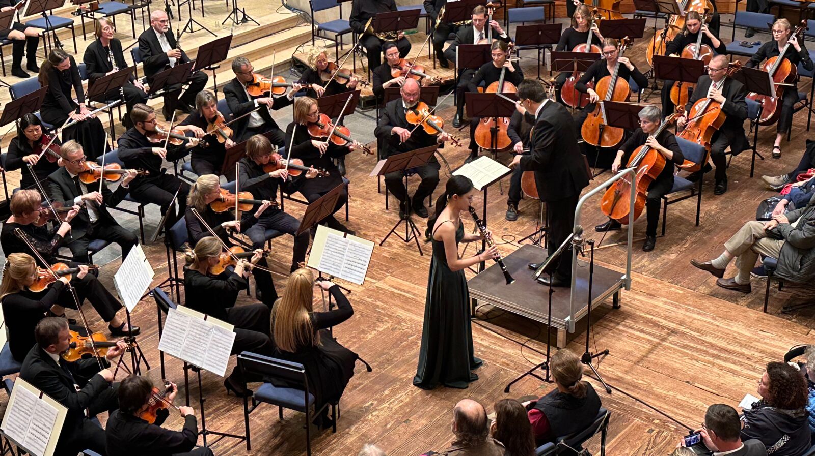 Sehyeon Kim spielte mit dem Haydn Orchester Dresden am 02.11.2024 in der Lukaskirche Dresden.